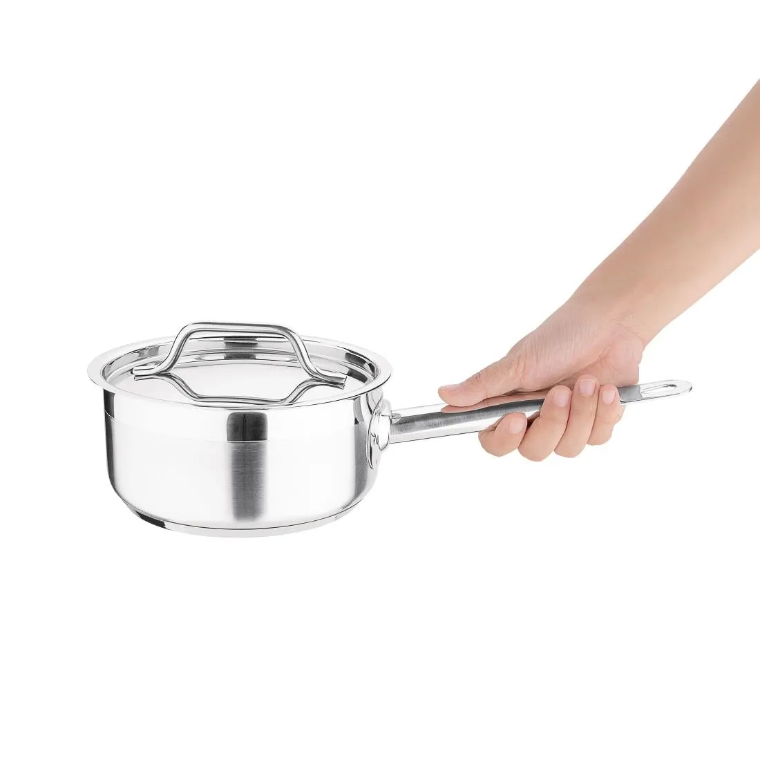 DF669 Nisbets Essentials Stainless Steel Saucepan 900ml