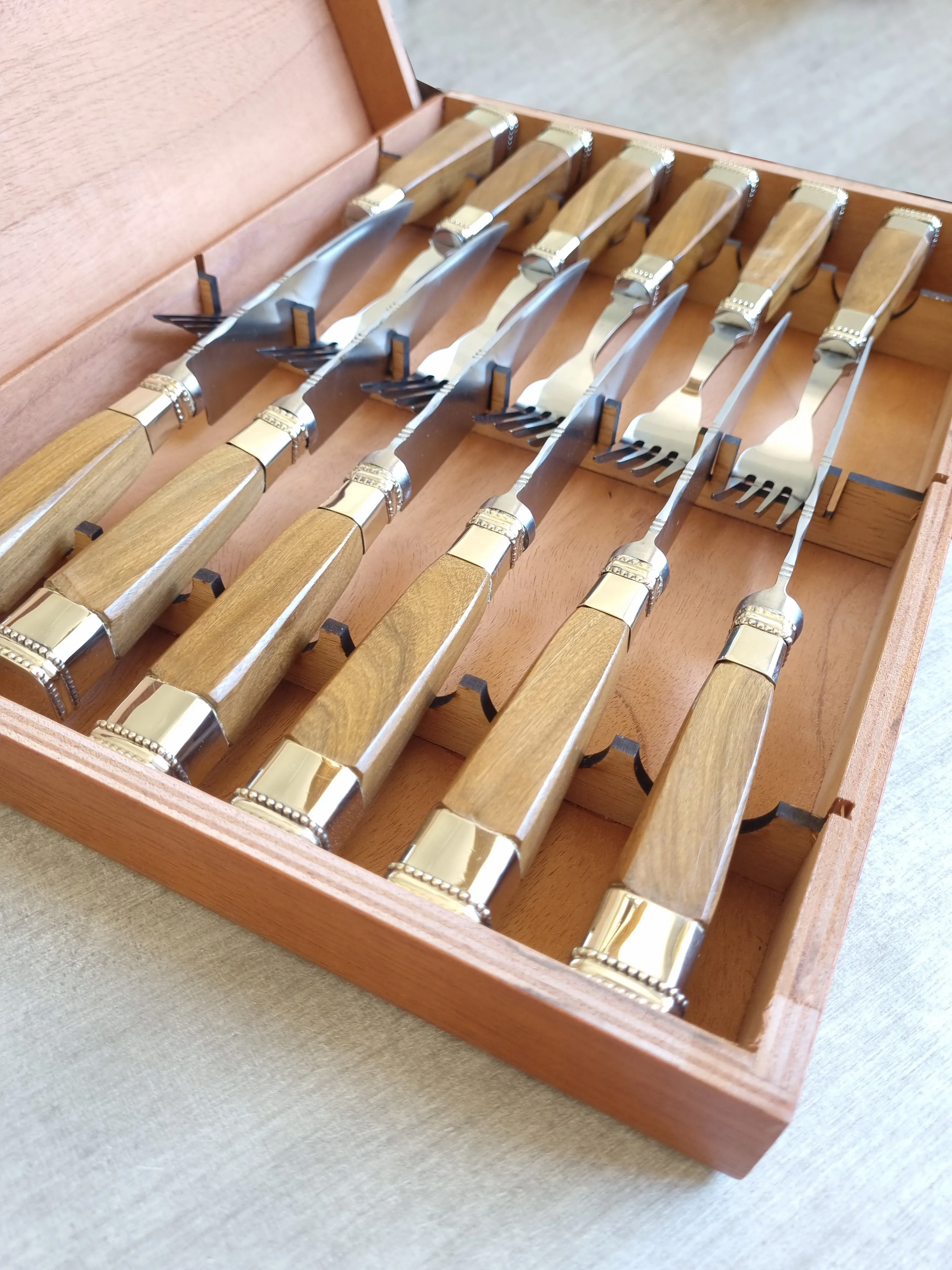 GUAYUBIRA  Cutlery set